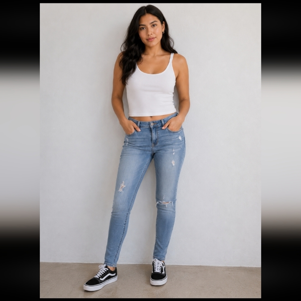 HOLLISTER 7R Super Skinny Distressed Jeans